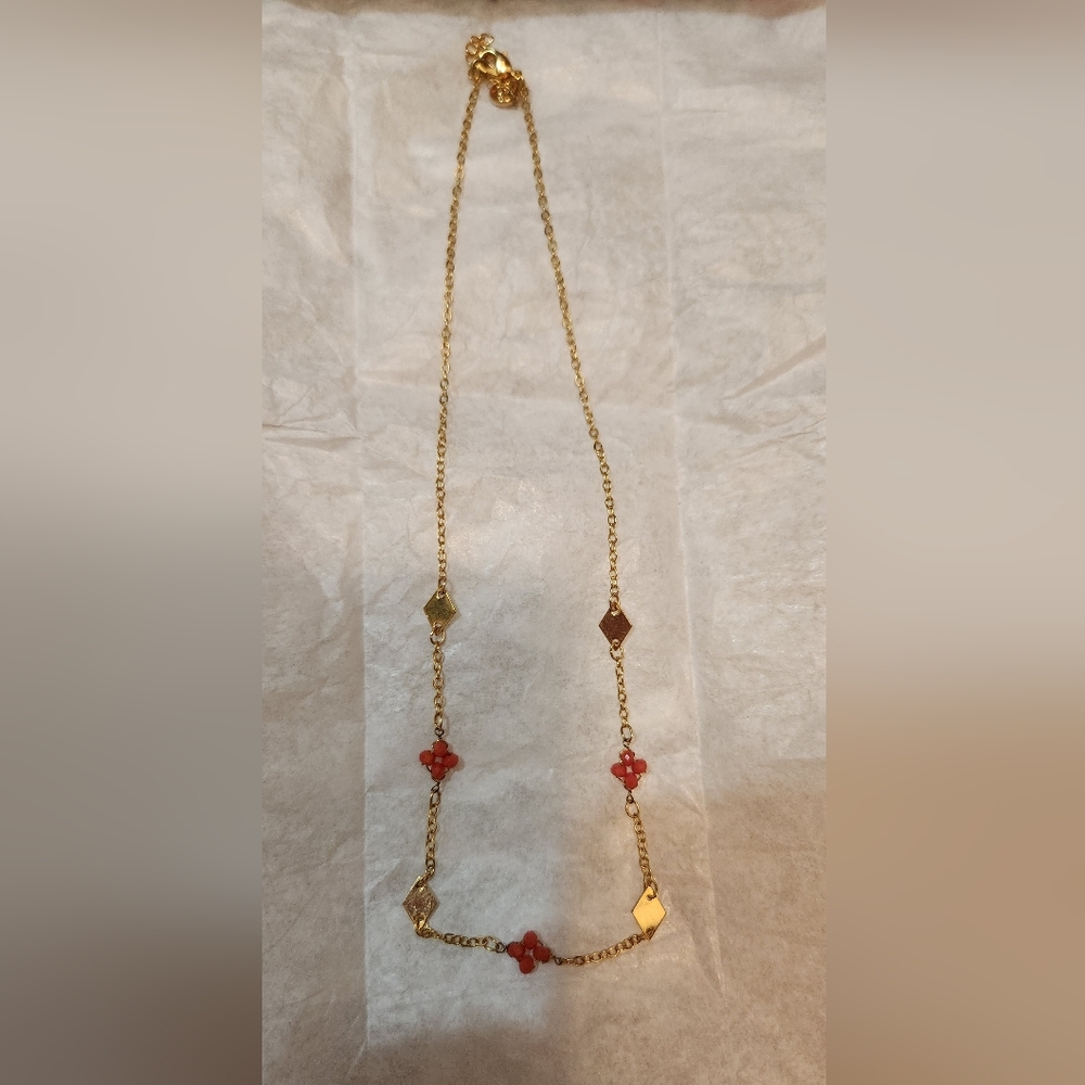 Elegant Gold and Red Necklace